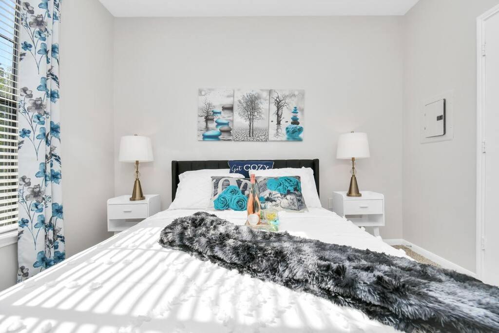 Daire Chic Retreat-walk To Nrg-pool Houston